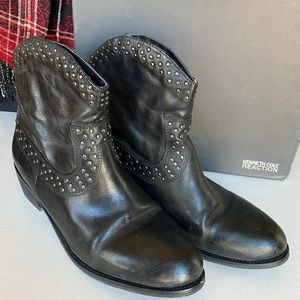Kenneth Cole Reaction Black Country Love Boots, Size 10M